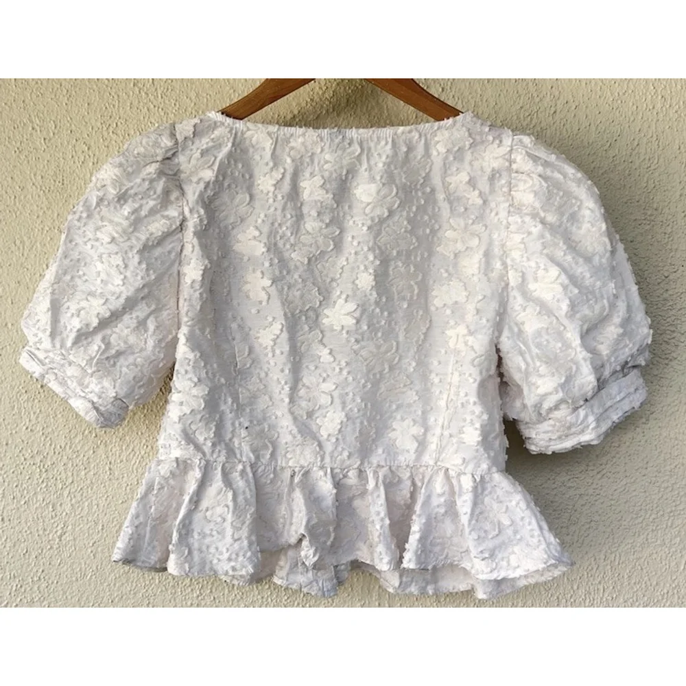 Zara Women’s White Textured Puff Sleeve Peplum Blouse Size S Cottage Romantic